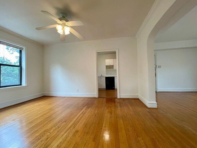 6240 Southwood Ave - Photo 3 of 16