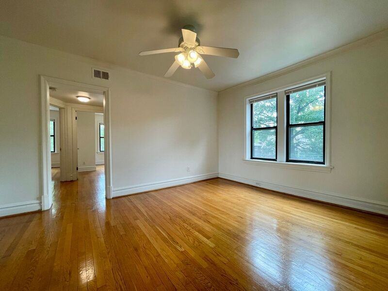 6240 Southwood Ave - Photo 4 of 16