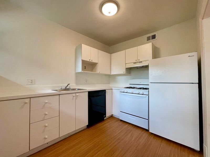 6240 Southwood Ave - Photo 5 of 16