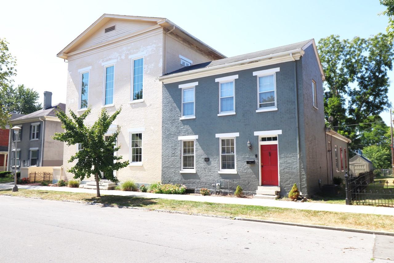 320 S 4Th St - Photo 2 of 6