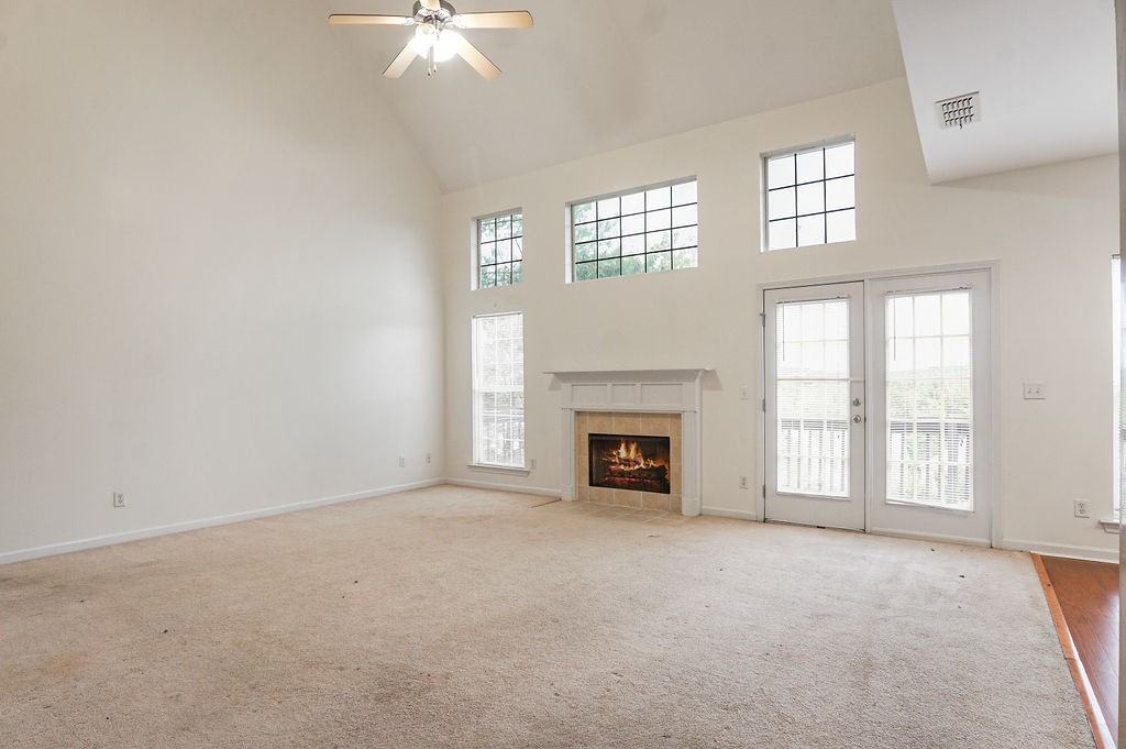 164 Village Ln - Photo 4 of 24