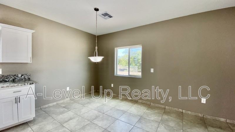 1506 E 28th St #1 - Photo 3 of 30