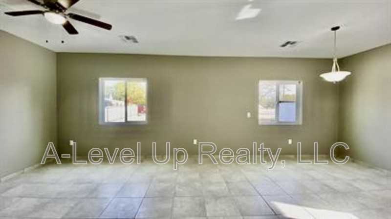1514 E 28th St #1 - Photo 5 of 24