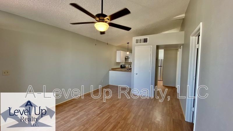 419 E Thoroughbred St - Photo 2 of 16