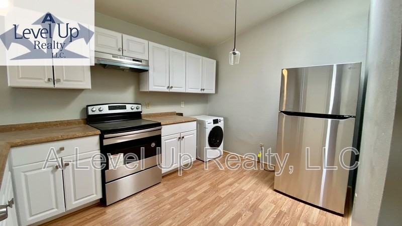 419 E Thoroughbred St - Photo 3 of 16