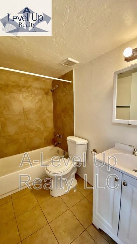 419 E Thoroughbred St - Photo 7 of 16