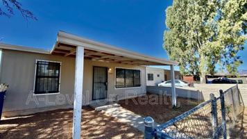 featured image of 2327 E Parkside Dr