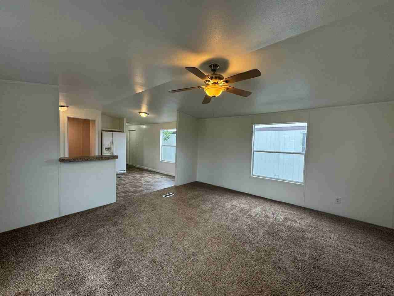 2432 W Austin St - Photo 2 of 10
