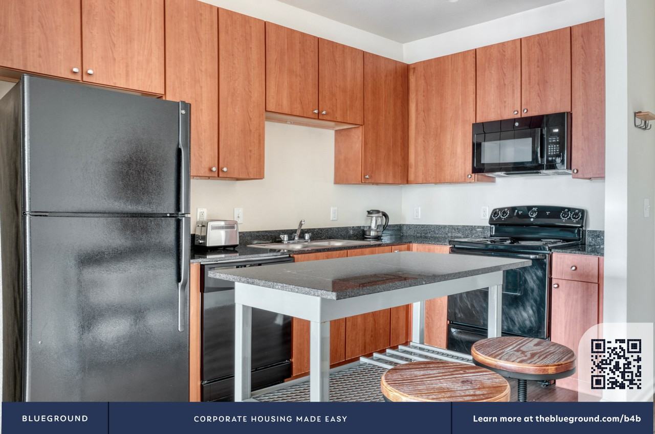 3210 Esperanza Crossing - Photo 5 of 42