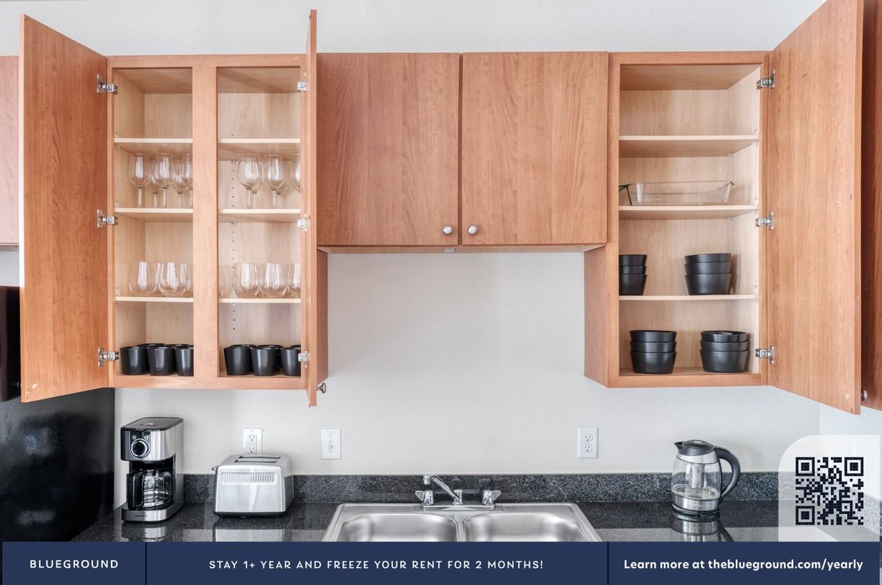 3210 Esperanza Crossing - Photo 7 of 42