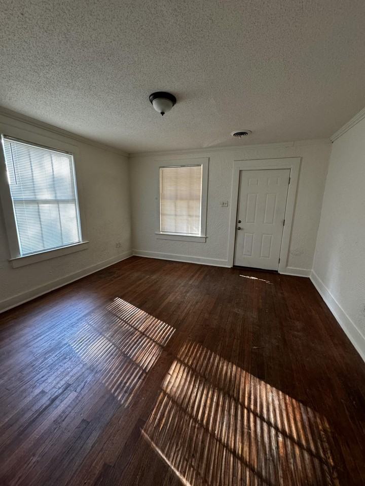 1379 Ferguson Rd #1 - Photo 7 of 9