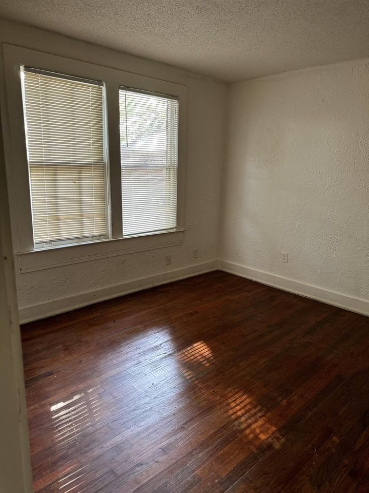 1379 Ferguson Rd #1 - Photo 3 of 9