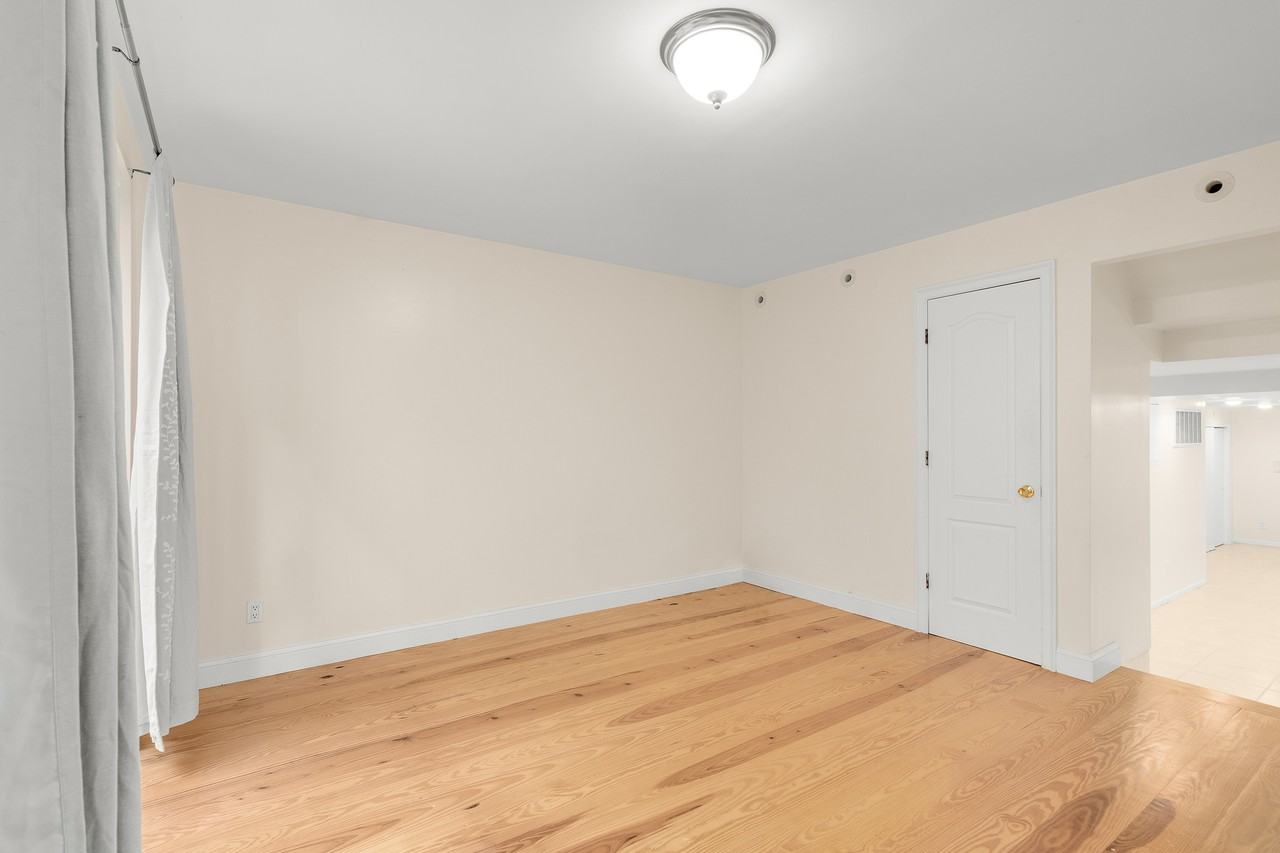 512 W 168th St #1 - Photo 4 of 18