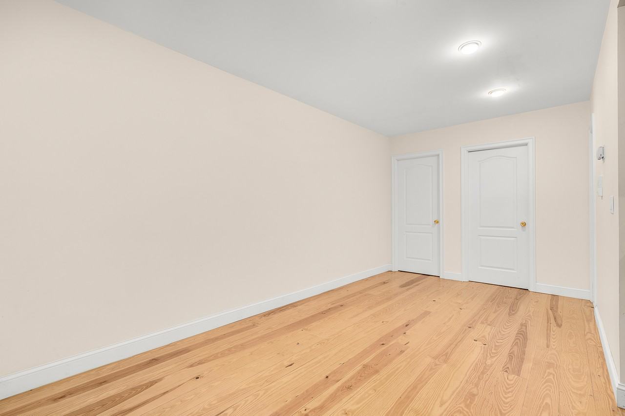 512 W 168th St #1 - Photo 6 of 18