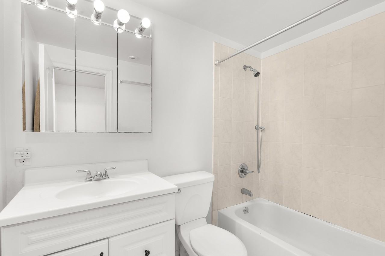 512 W 168th St #1 - Photo 7 of 18