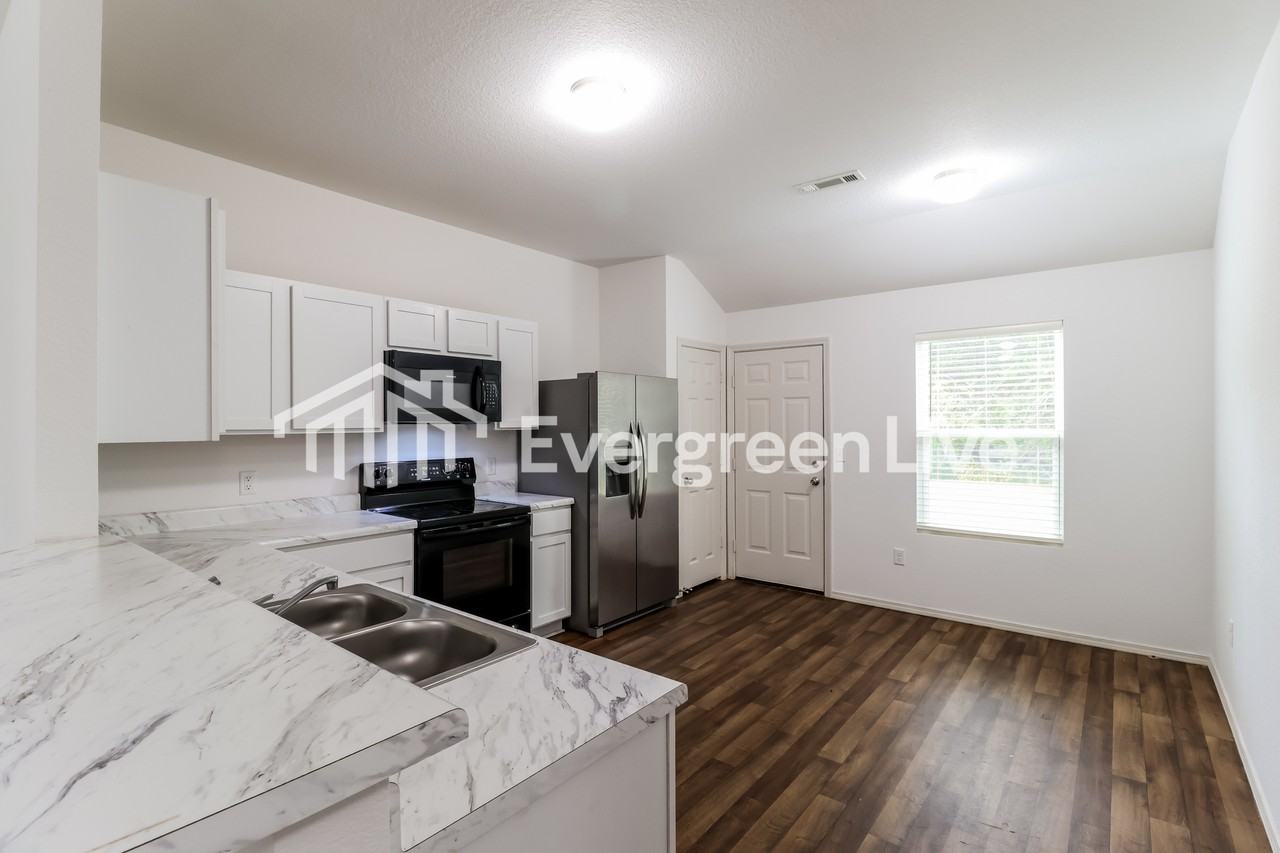 20 Harvest Ln - Photo 5 of 15