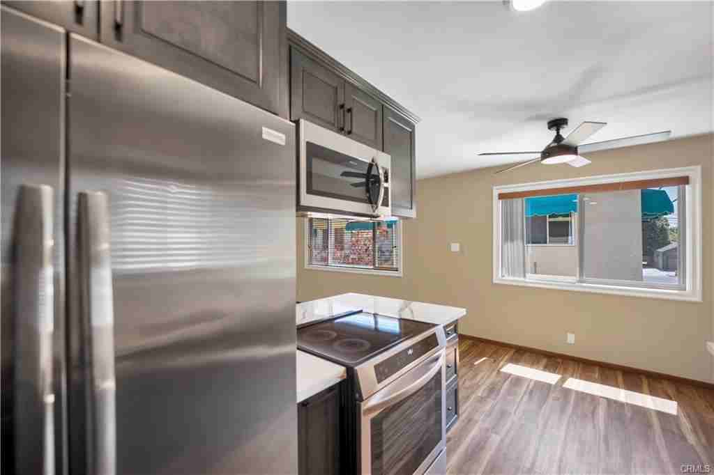 2214 E 2nd St - Photo 3 of 20