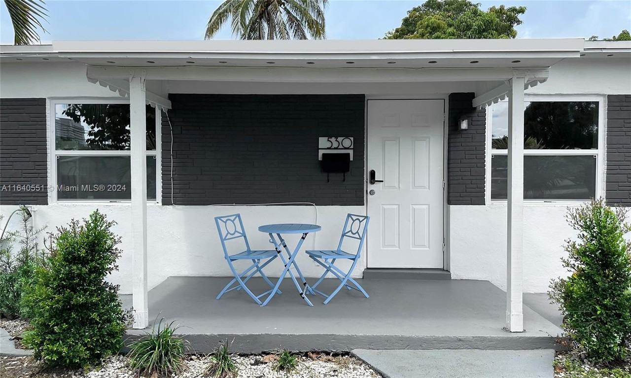 528 Southwest 4 Avenue - Photo 2 of 9