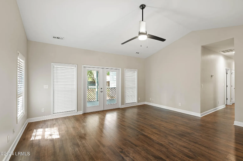 5 Sheppard Rd W - Photo 2 of 19