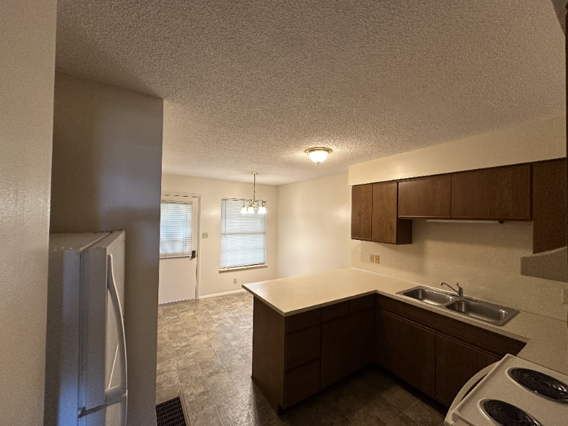 600 Cumberland Dr #610 - Photo 2 of 14
