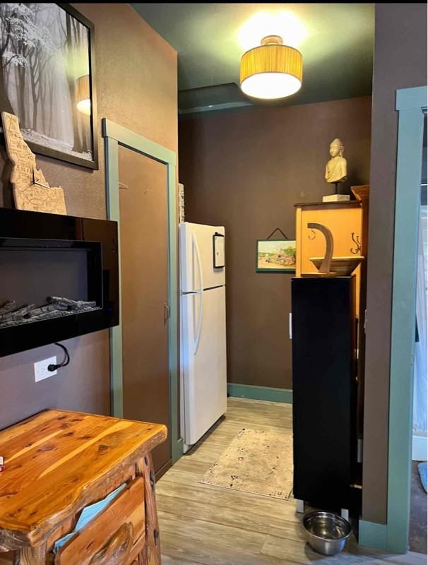 9S S Roger St #B - Photo 2 of 11