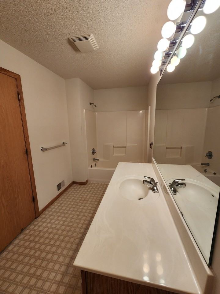 1904 Hawthorne Pt #1904 - Photo 6 of 11