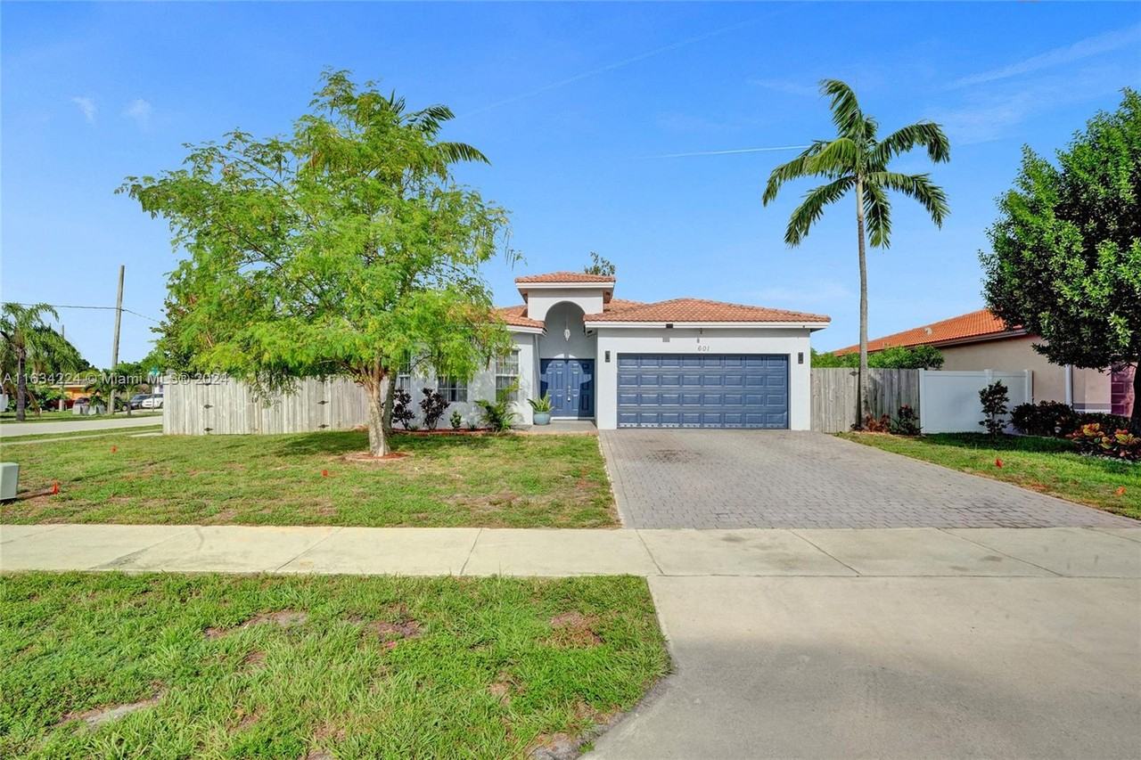 601 Nw 19th Ave #NA - Photo 2 of 32