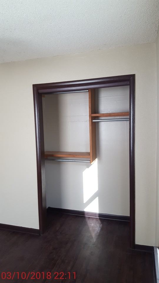 S Summit St #926 - Photo 4 of 17