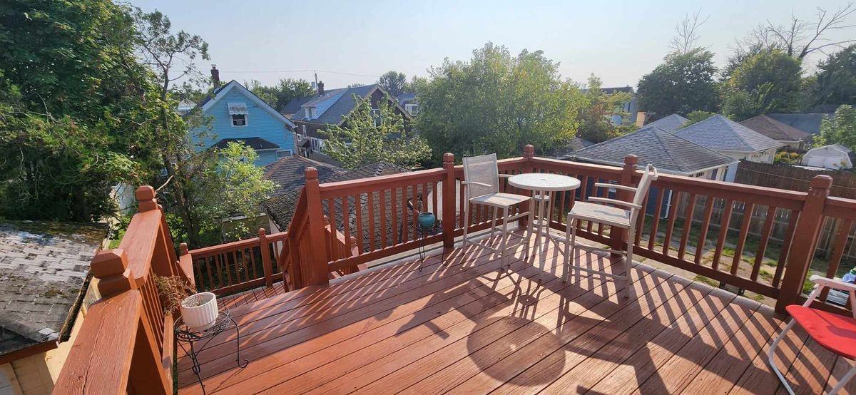 477 Winspear Ave - Photo 3 of 11