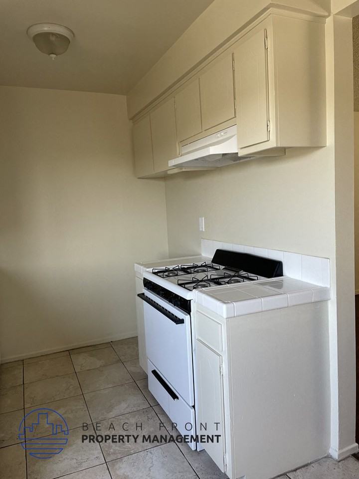 4117 W. Broadway - Photo 4 of 18