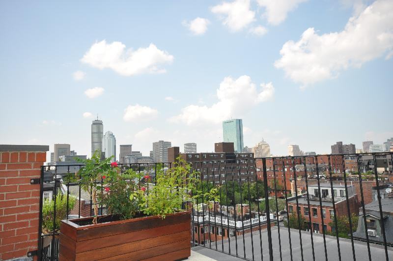 658 Massachusetts Ave #6 - Photo 7 of 49