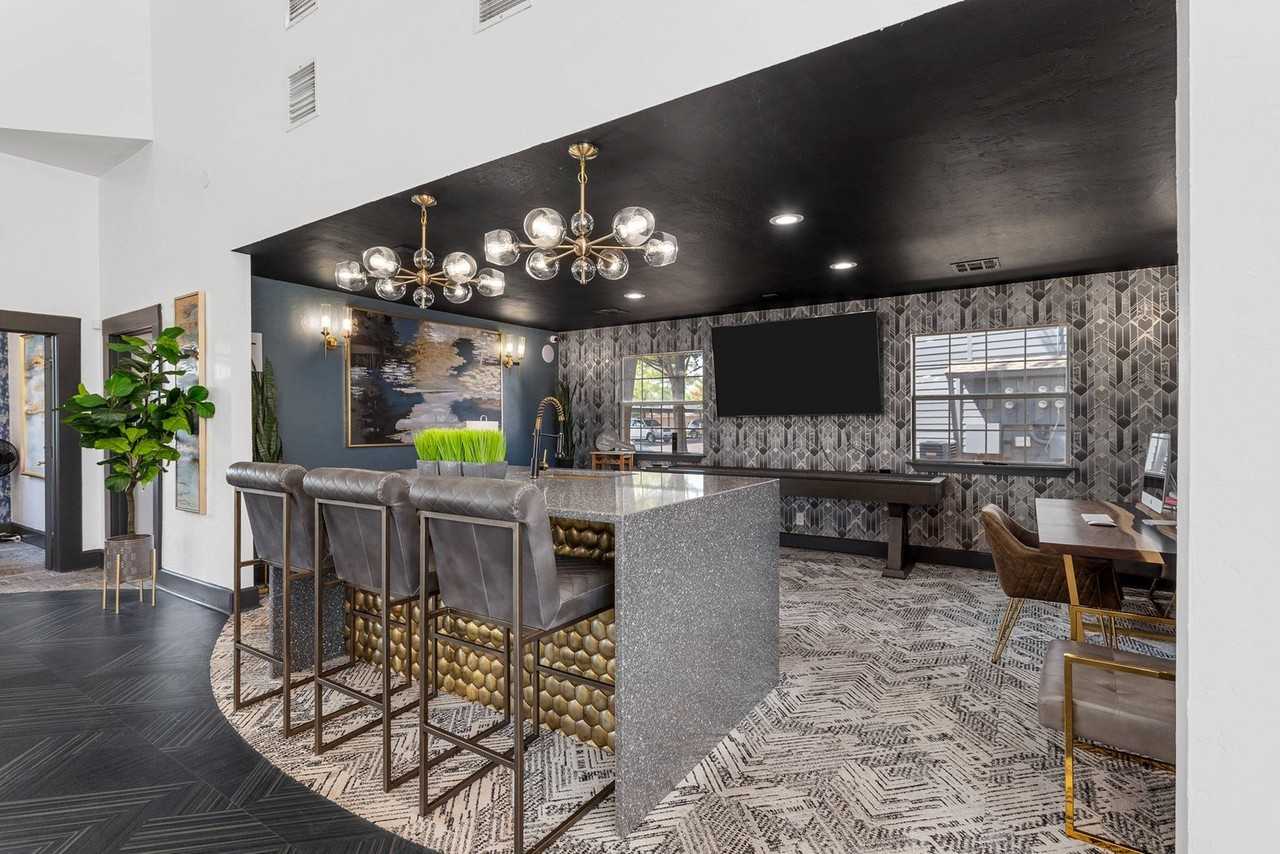 Raindance - Photo 7 of 46