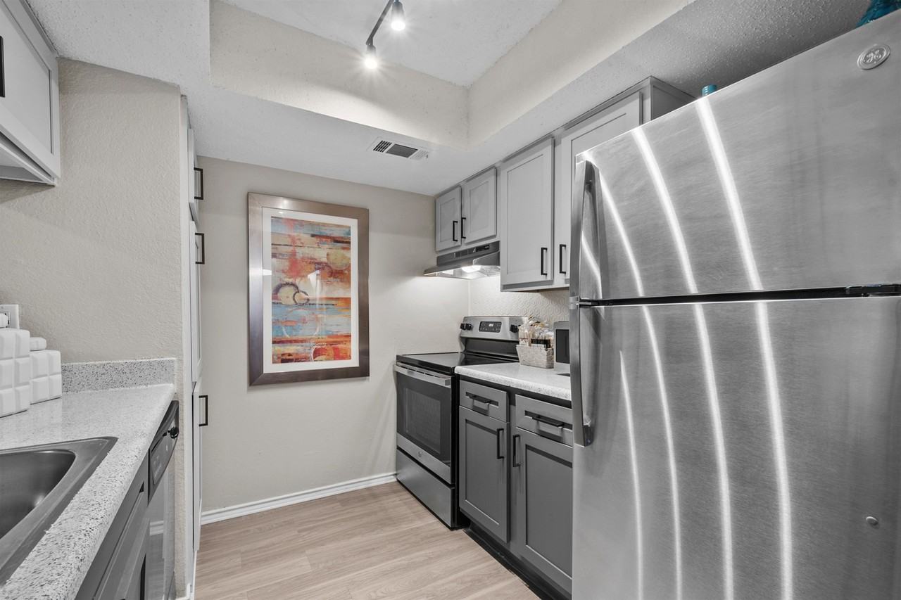 Post Oak Place - Photo 3 of 39