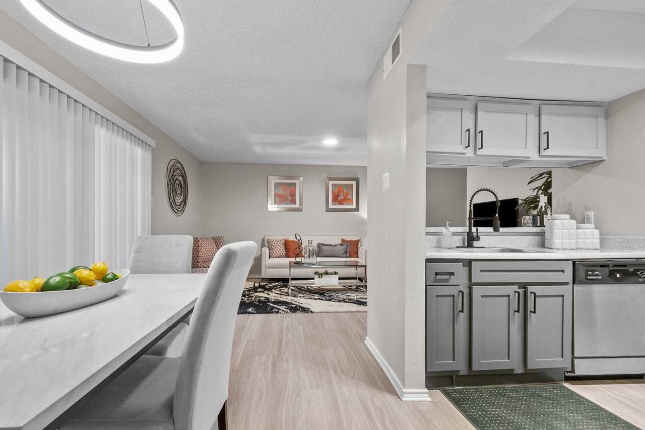 Post Oak Place - Photo 4 of 39