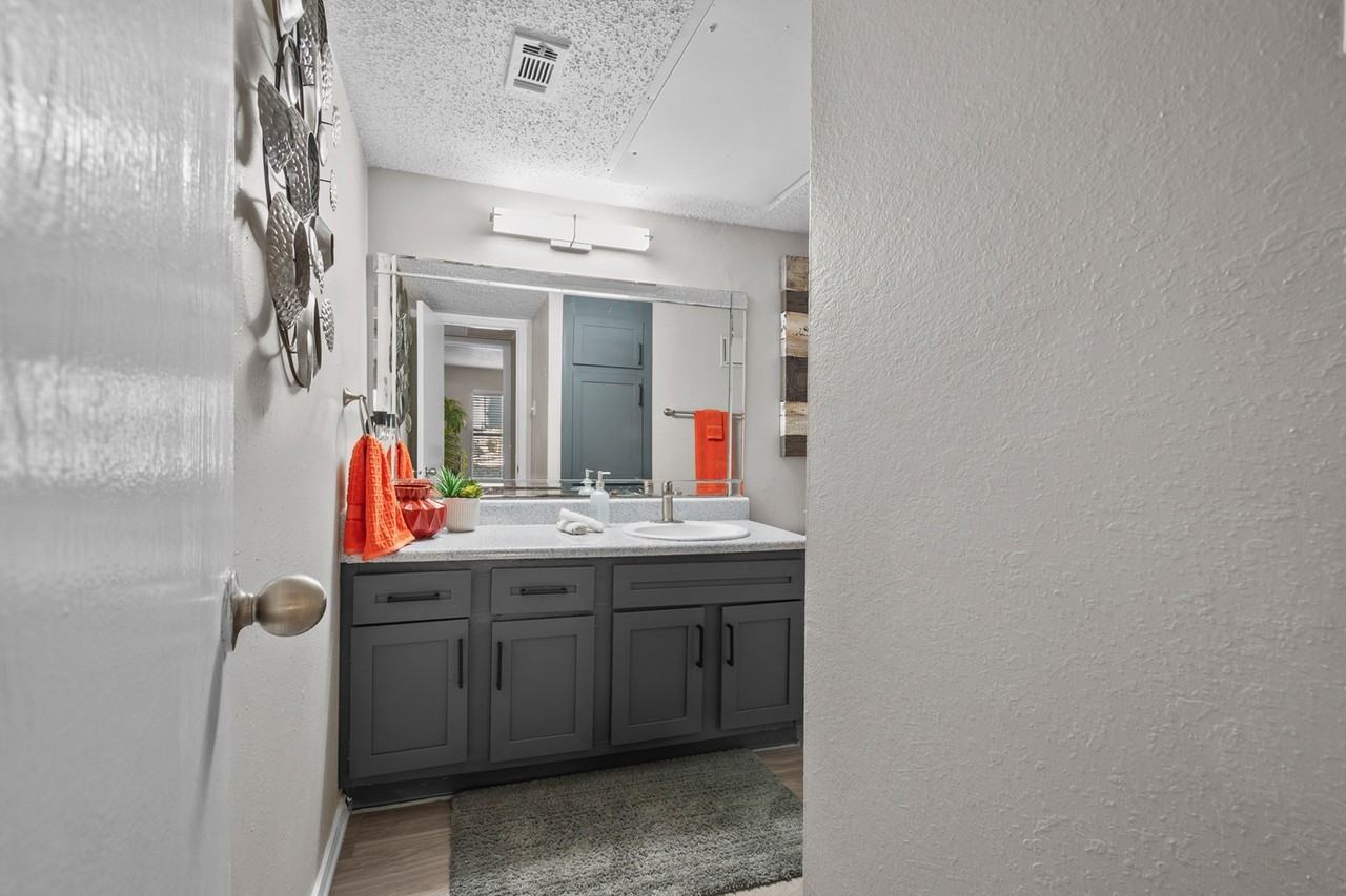 Post Oak Place - Photo 7 of 39