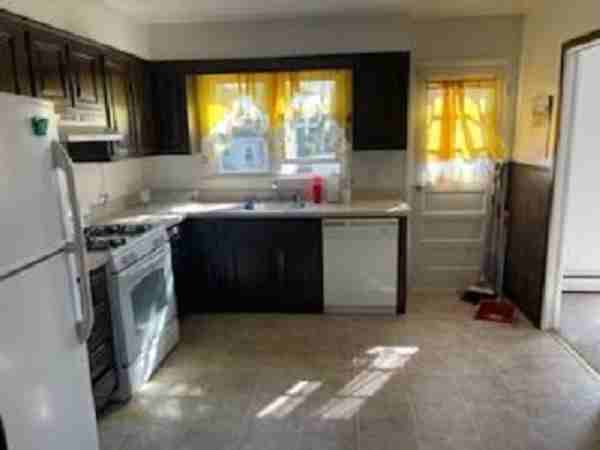 80 Slocum Ave - Photo 3 of 11