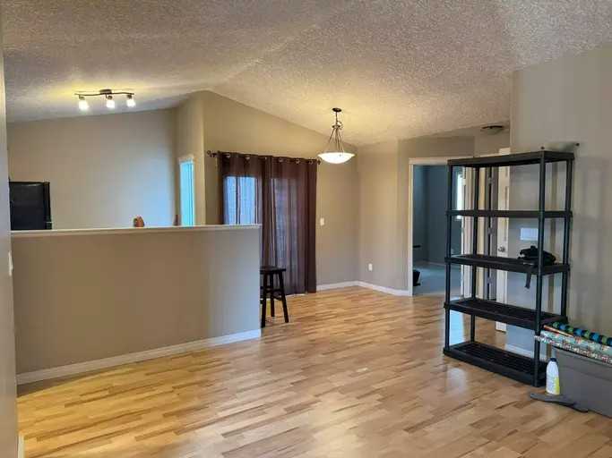 11310 Pinnacle Dr - Photo 3 of 13