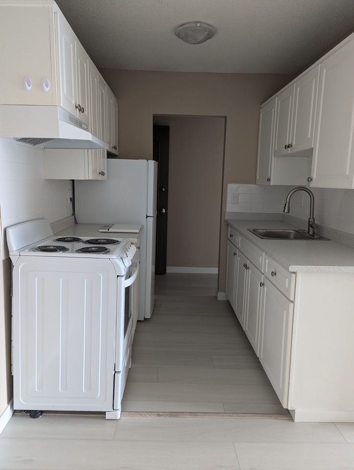 Royal Clinton - Photo 2 of 7