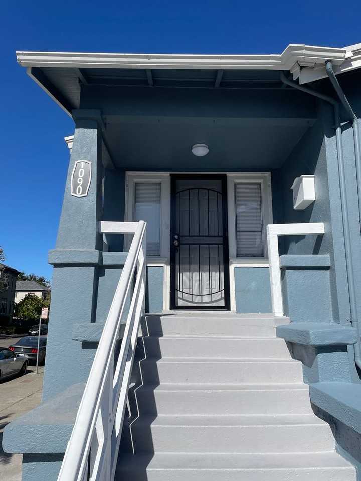 1090 16th St - Photo 2 of 10