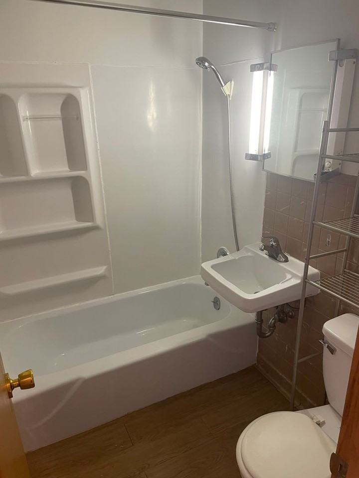 Woodgate Apartments - Photo 3 of 5