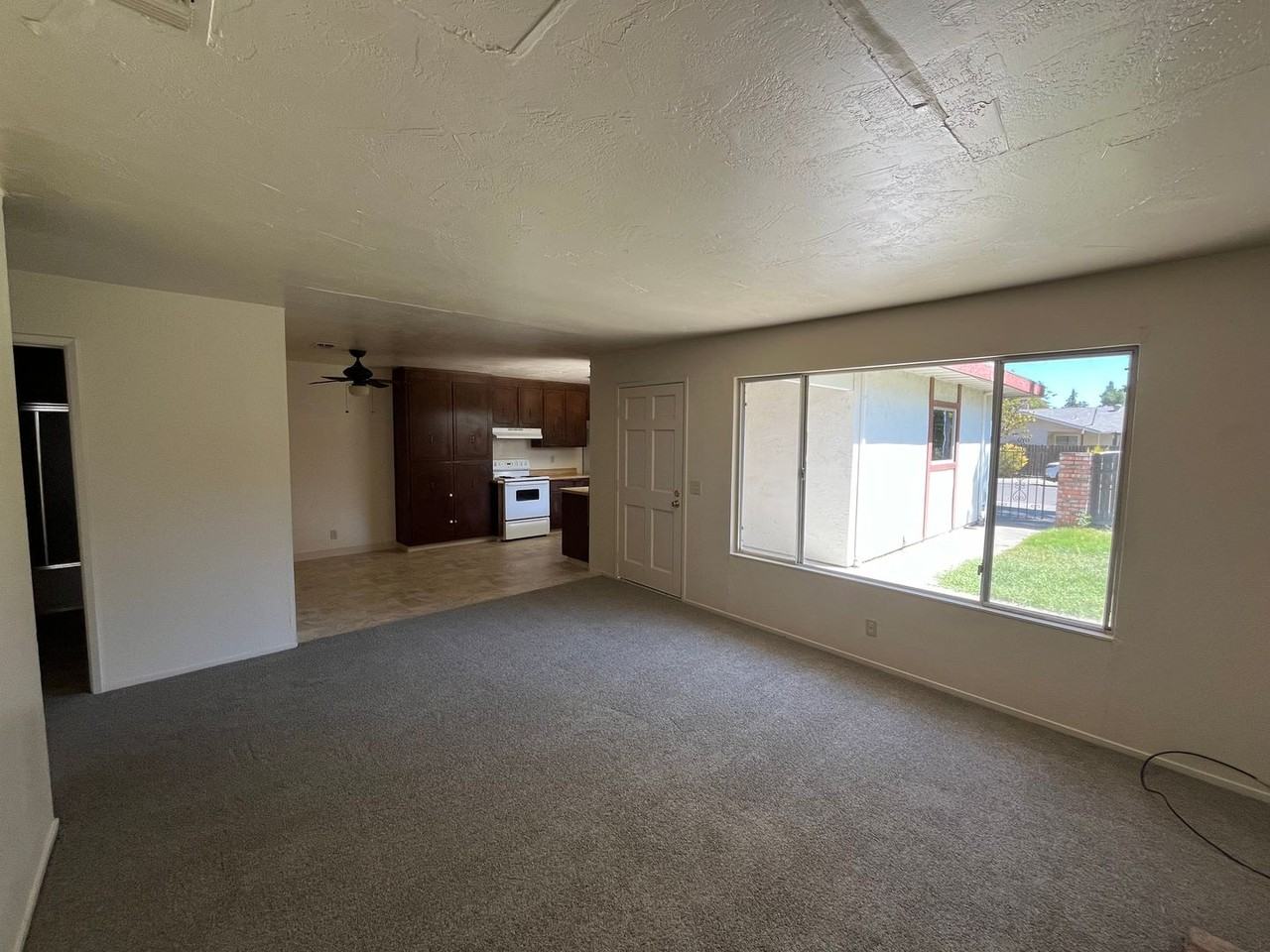 921 Bienville St - Photo 3 of 11