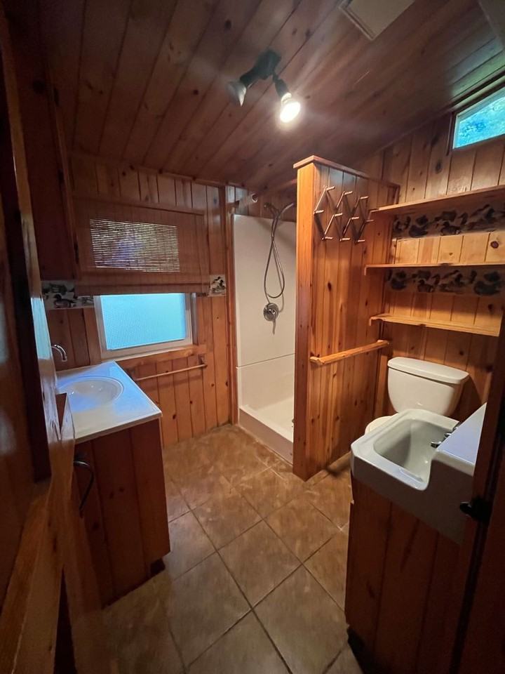 130 Windemere Ln - Photo 2 of 20