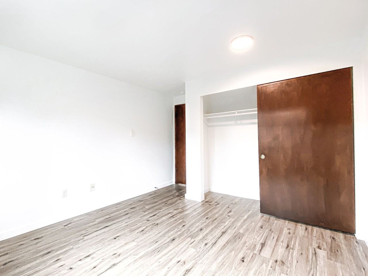 Spacious 2 Bedroom - Photo 4 of 5