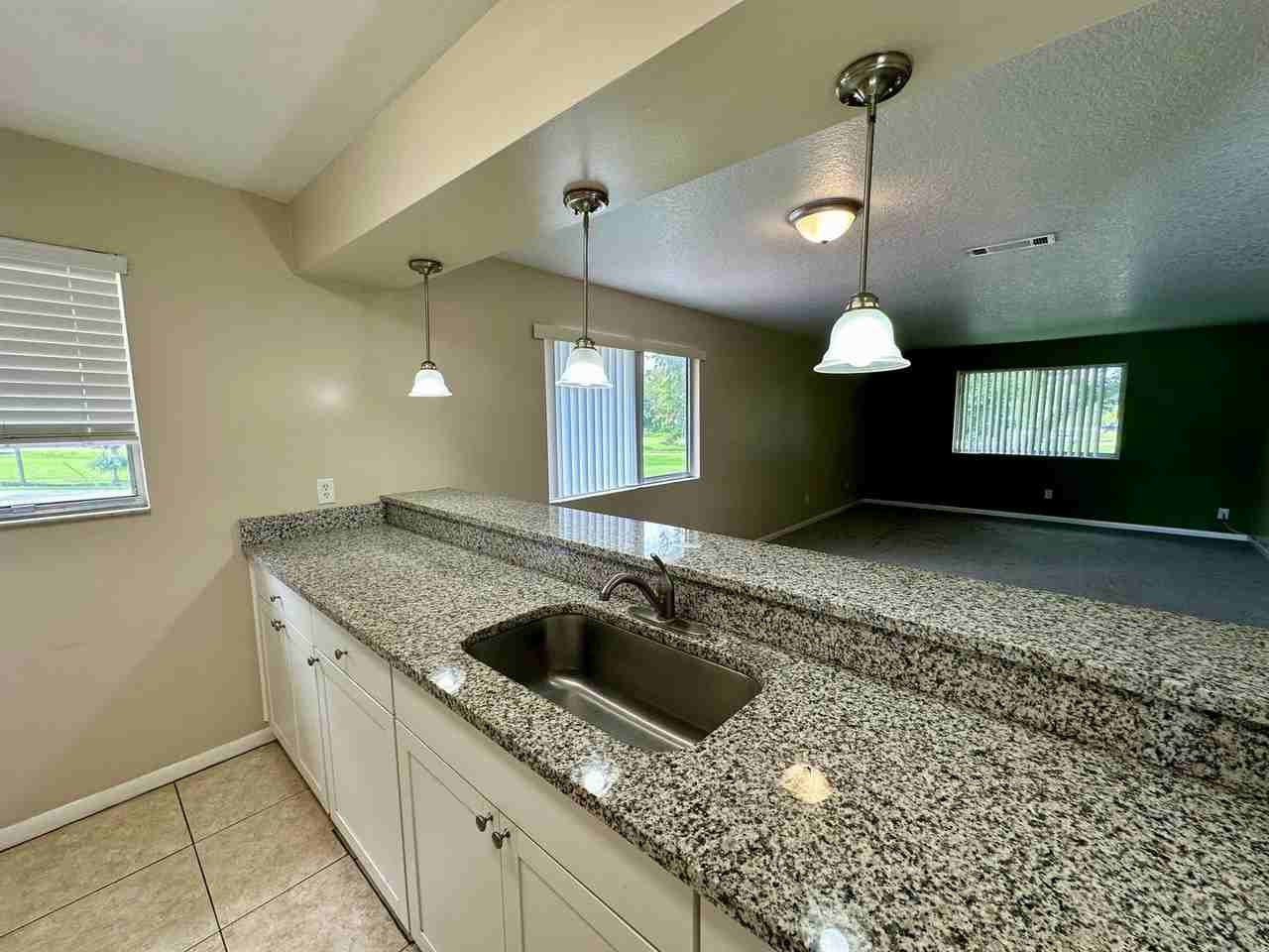 202 N Grannis Ave - Photo 3 of 15