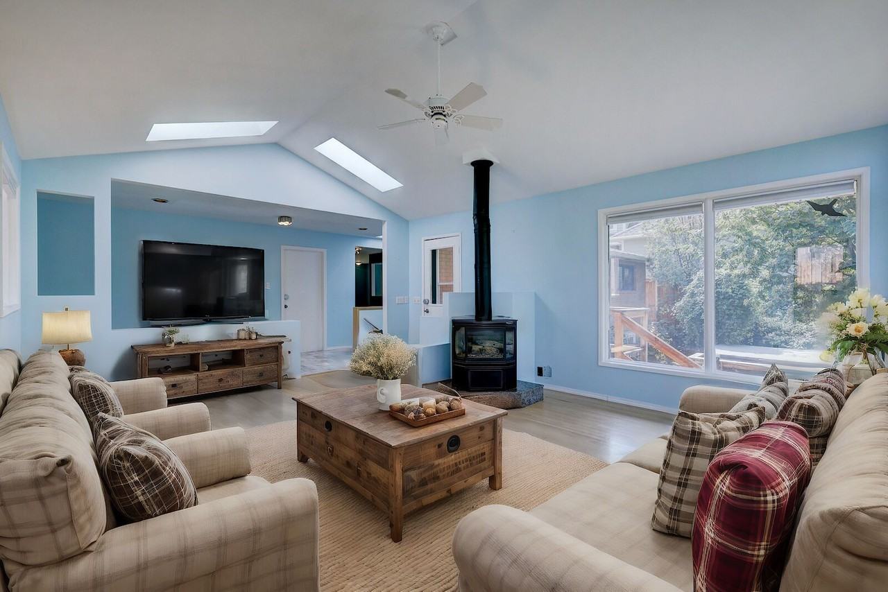 6827 Bow Cres Nw - Photo 3 of 34