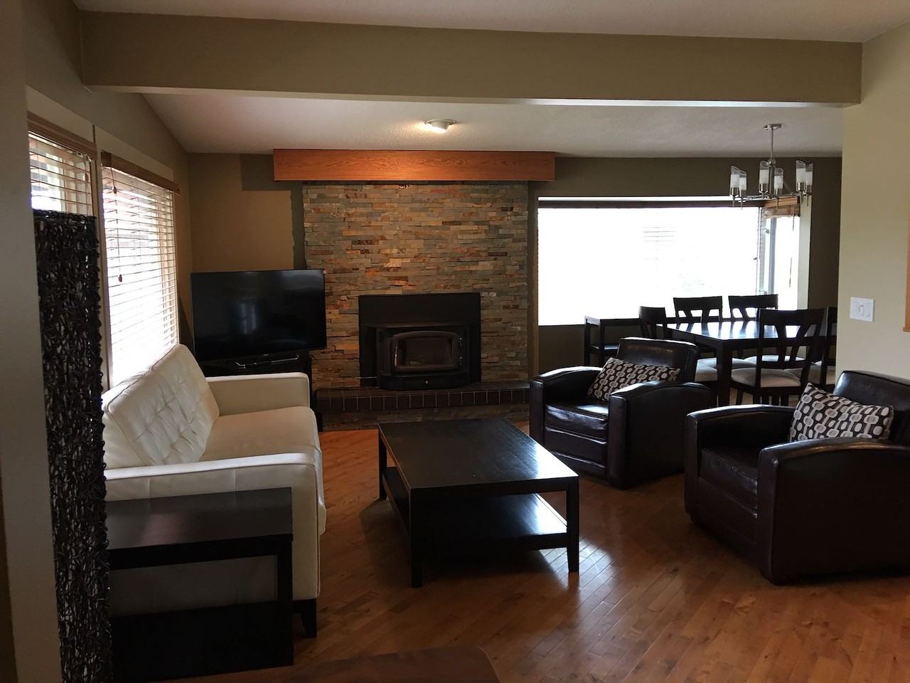 6019 34 St Sw - Photo 3 of 9