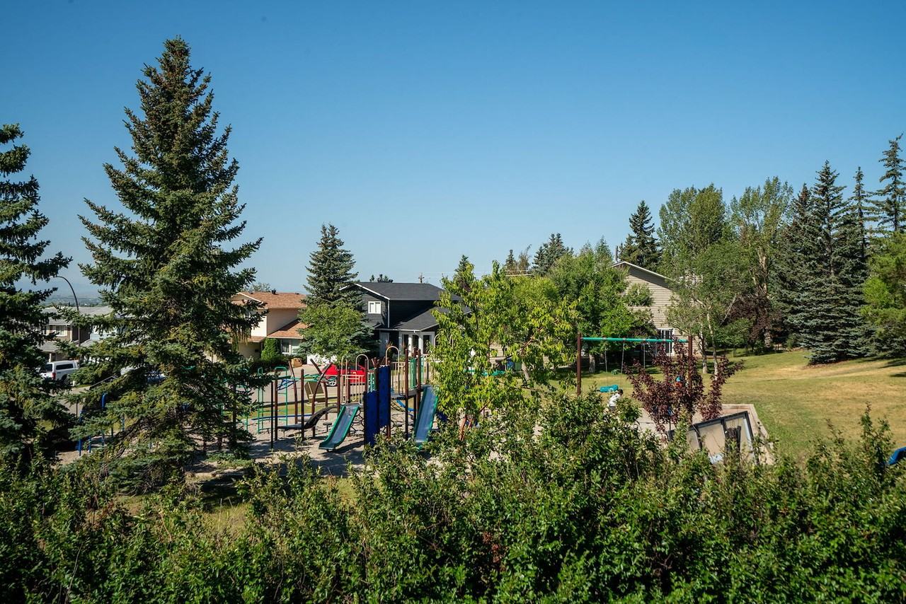 35 Hawkfield Rise Nw - Photo 2 of 38