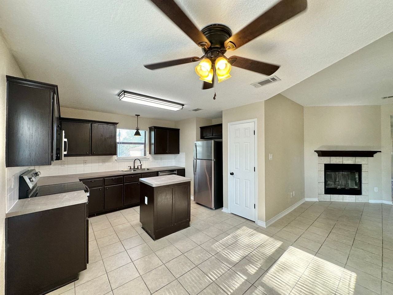 1301 Marlee Circle - Photo 7 of 41