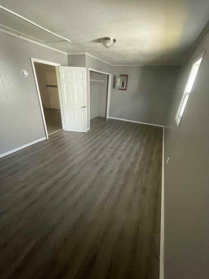 49 Saint Gregory Dr - Photo 4 of 10