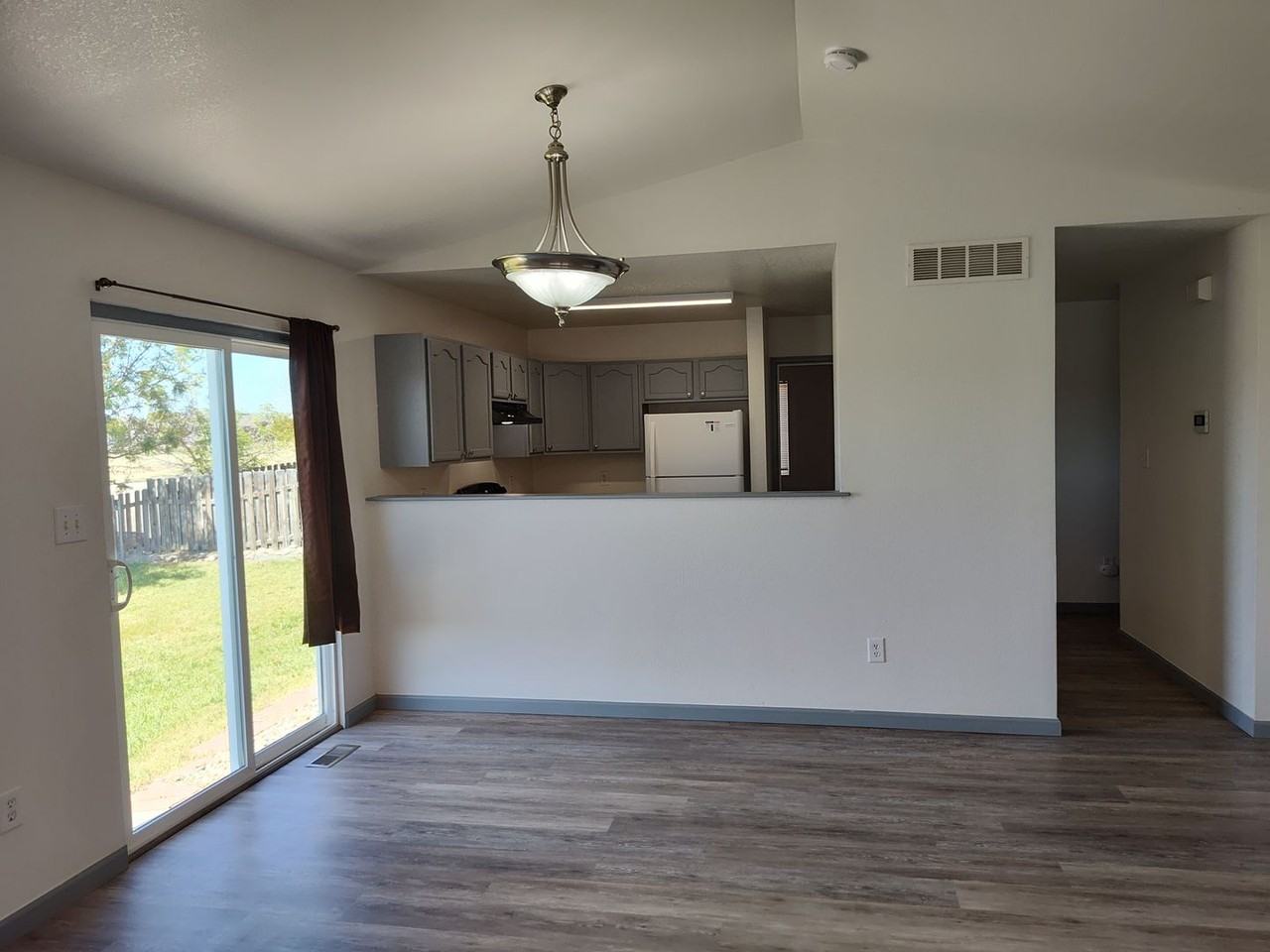 5003 Landmark Rd - Photo 5 of 28
